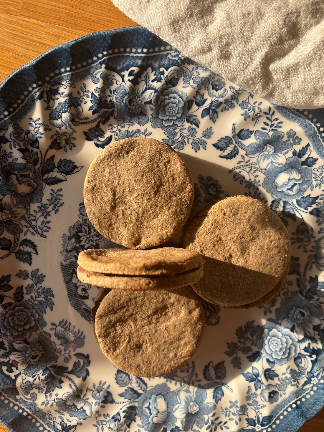 Biscuit façon « Prince » au sarrasin, chocolat noir et cannelle